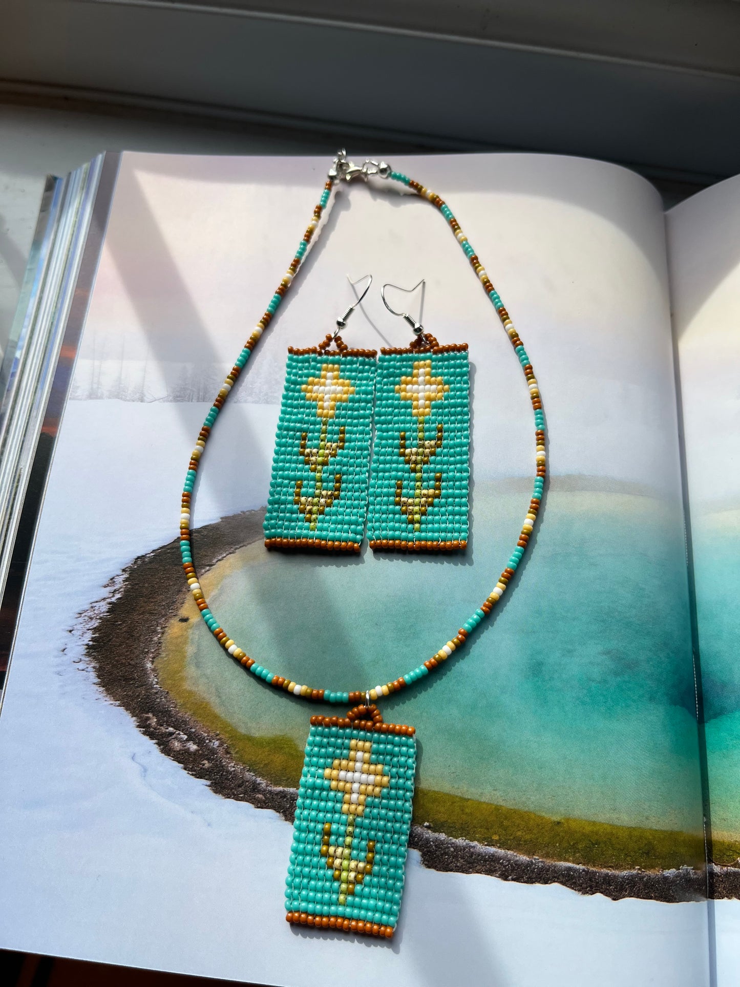 California Saxifrage beaded pendant necklace